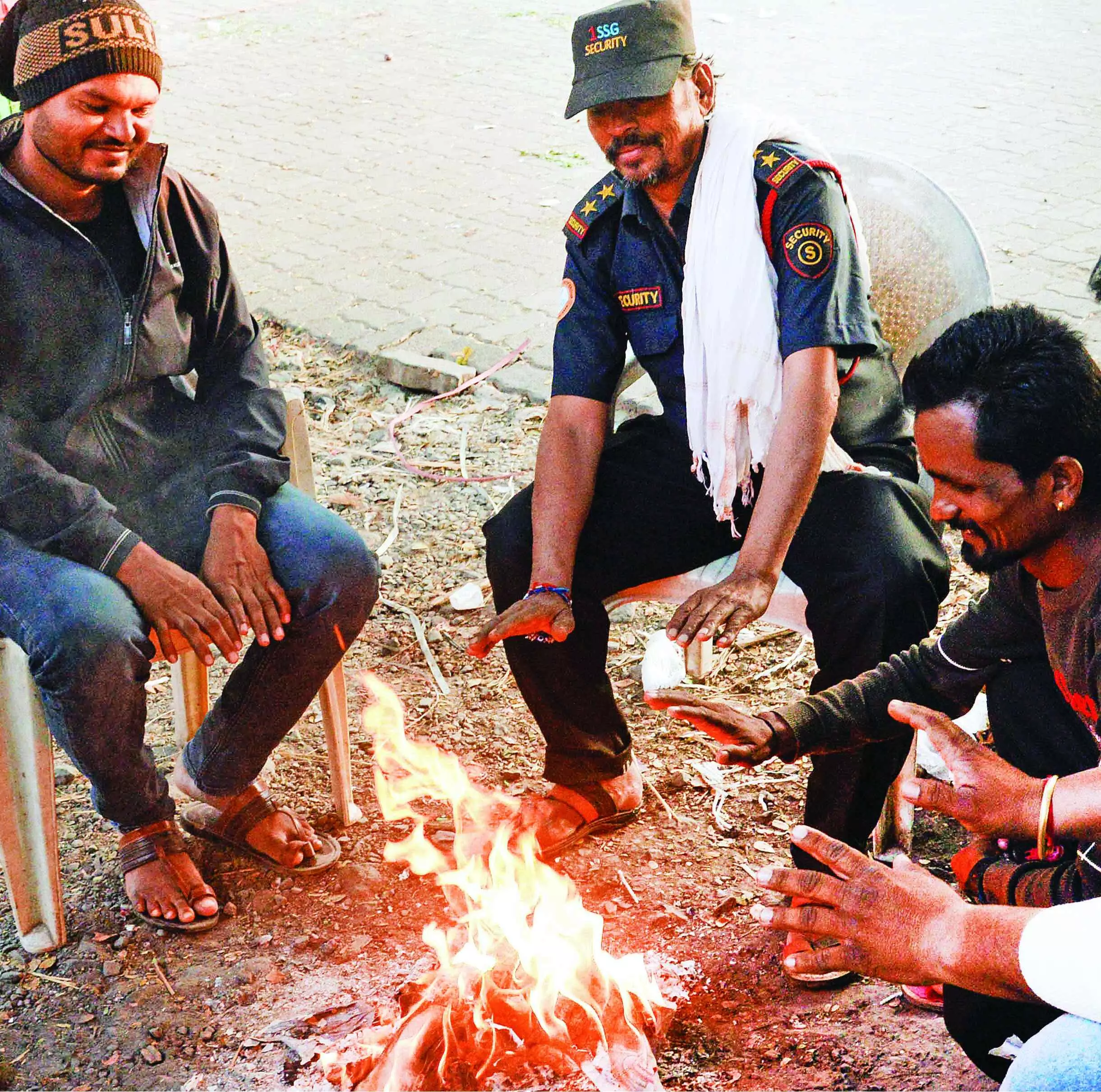 ठंड से बचने के लिए शहर में अलाव जलाए तो मनपा करेगी कार्रवाई ठंड से बचने के लिए शहर में अलाव जलाए तो मनपा करेगी कार्रवाई