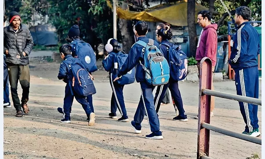 स्कूलों का समय बदला, अब 8.30 से पहले नहीं लगेंगे