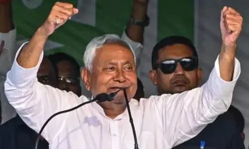 नीतीश कुमार चुने गए जेडीयू विधायक दल के नेता, कुछ समय बाद होगी NDA की मीटिंग