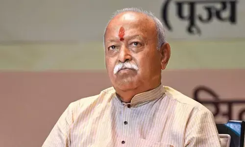 अगर मुसलमान और ईसाई भारत में भक्ति करते हैं तो वे भी हिंदू, असम में मोहन भागवत का बड़ा बयान अगर मुसलमान और ईसाई भारत में भक्ति करते हैं तो वे भी हिंदू, असम में मोहन भागवत का बड़ा बयान