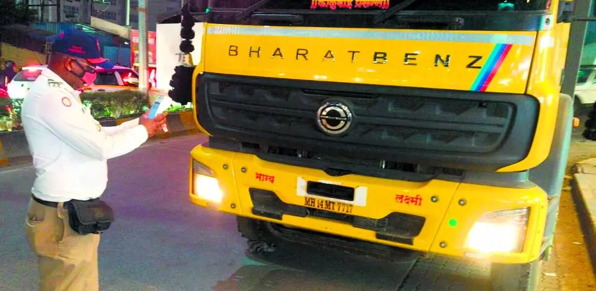 भारी वाहनों की मनमानी से हिंजवड़ीकरों की जान सांसत में!