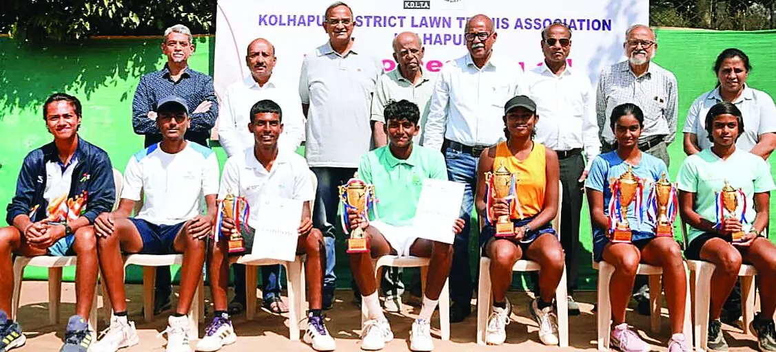 राष्ट्रीय जूनियर टेनिस के  एकल वर्ग का खिताब स्निग्धा कांता रितिक कटकम के  नाम