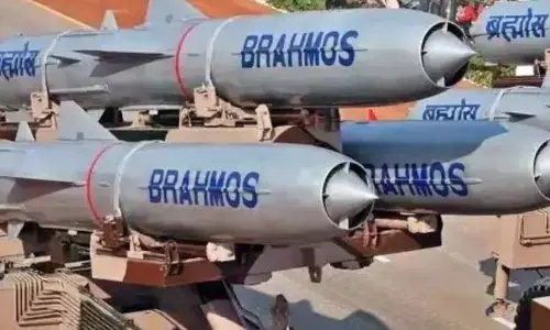 फिलीपींस के बाद भारत से ब्रह्मोस सुपरसोनिक क्रूज मिसाइल खरीदने की तैयारी में इंडोनेशिया फिलीपींस के बाद भारत से ब्रह्मोस सुपरसोनिक क्रूज मिसाइल खरीदने की तैयारी में इंडोनेशिया