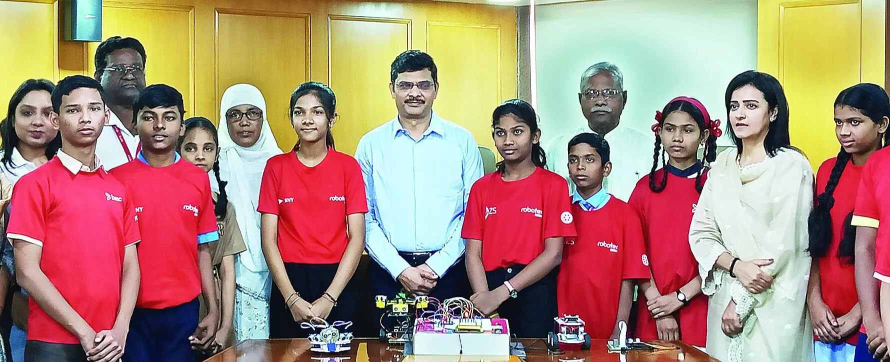 पुणे जिले के 11 विद्यार्थी यूरोप में होने वाली रोबोटिक्स इंटरनेशनल प्रतियोगिता में होंगे शामिल पुणे जिले के 11 विद्यार्थी यूरोप में होने वाली रोबोटिक्स इंटरनेशनल प्रतियोगिता में होंगे शामिल