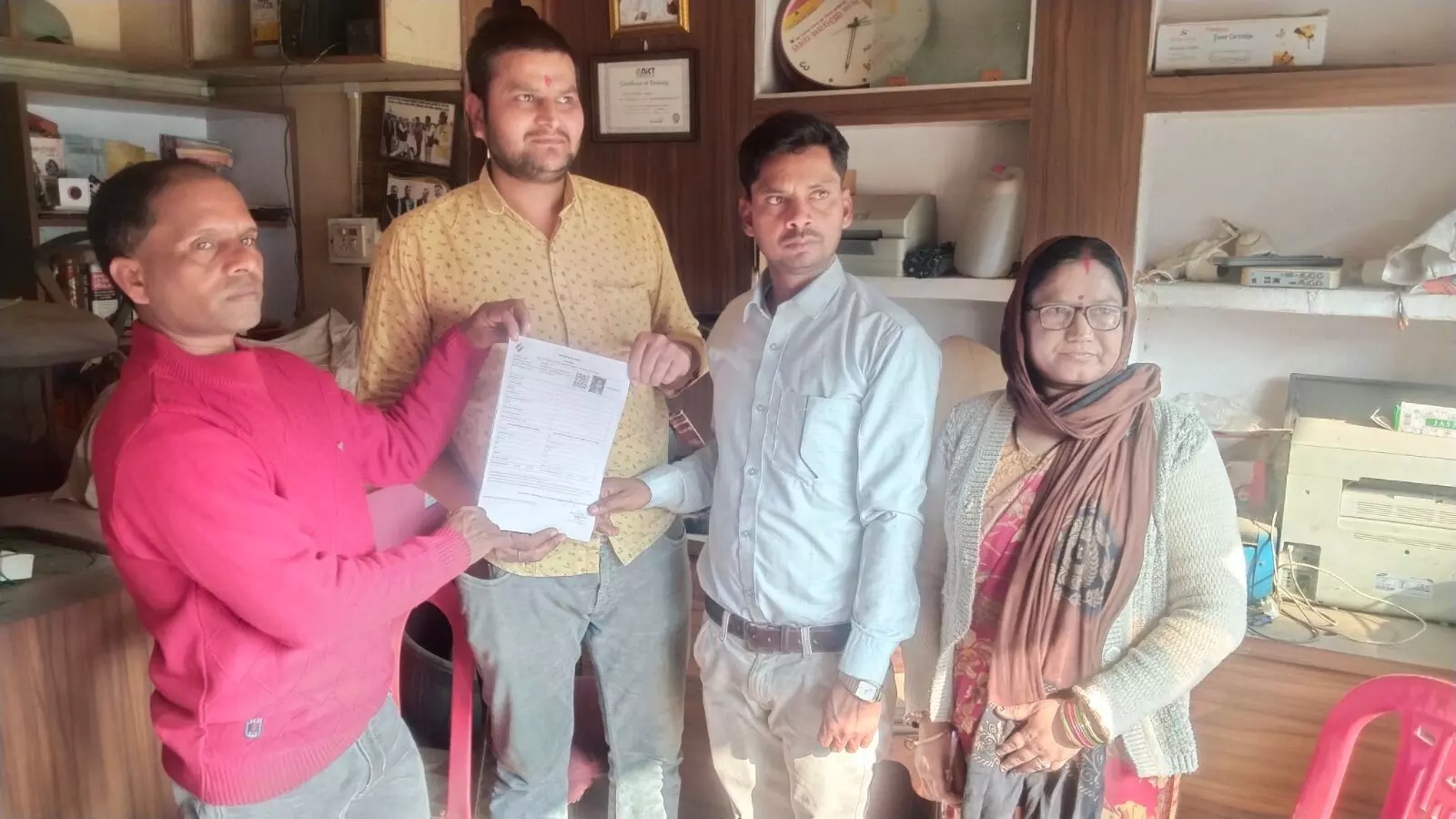 एसआईआर भरने लगाया गया सहायता शिविर