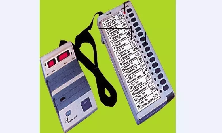 जब गणना पत्रक ही नहीं मिल रहे तो जानकारी कैसे देंगे, एक ही परिवार के होने के बाद भी नाम गायब जब गणना पत्रक ही नहीं मिल रहे तो जानकारी कैसे देंगे, एक ही परिवार के होने के बाद भी नाम गायब