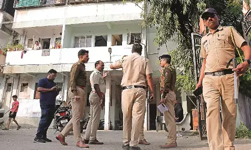 नागपुर में कारखाने से 27 टन गोवंश की खालें बरामद नागपुर में कारखाने से 27 टन गोवंश की खालें बरामद