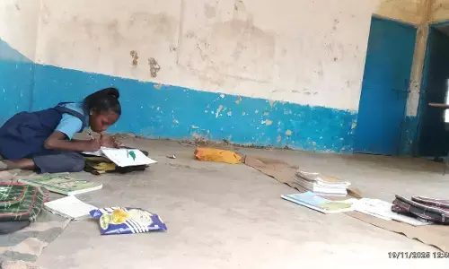 शिक्षा के मंदिर पर मंडराया खतरा, जर्जर स्कूल भवन में पढऩे को मजबूर 37 नौनिहाल