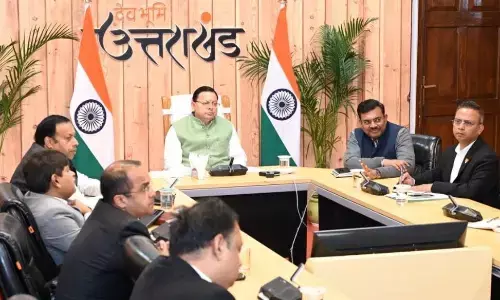 मुख्यमंत्री पुष्कर सिंह धामी ने मुख्यमंत्री आवास में आयोजित उच्च स्तरीय बैठक के दौरान अधिकारियों को दिए कड़े निर्देश