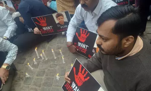 शौर्य पाटिल आत्महत्या मामले में अभिभावकों ने जस्टिस फॉर शौर्य अभियान के तहत किया प्रदर्शन