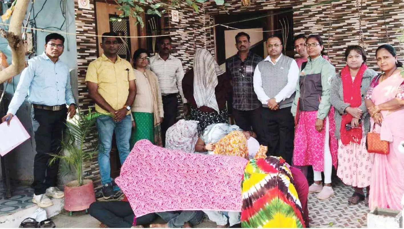 बेला में चल रहे देह व्यापार के अड्‌डे पर पुलिस का छापा