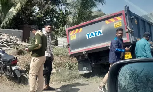 लवले में भीषण सड़क हादसा: डंपर की टक्कर से 22 वर्षीय युवक की मौत लवले में भीषण सड़क हादसा: डंपर की टक्कर से 22 वर्षीय युवक की मौत