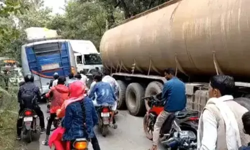 पन्ना-छतरपुर मार्ग पर भैरव टेक घाटी में भीषण जाम, सैकड़ों वाहन फंसे, यात्री परेशान