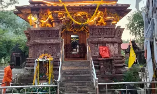 करोडों की लागत से सजा अगस्त मुनि सिद्धनाथ तीर्थ क्षेत्र पर सफाई और सुरक्षा का अभाव