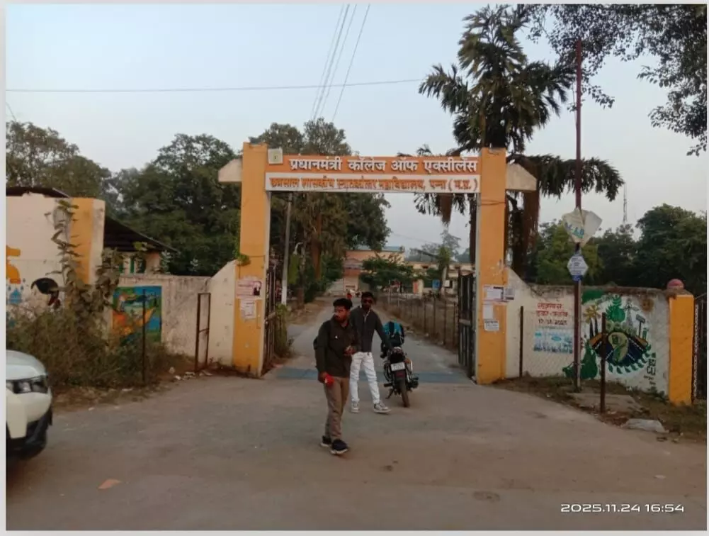 विश्वविद्यालयीन सेमस्टर परीक्षा हुई प्रारंभ, एक परीक्षार्थी नकल करते पकडा गया