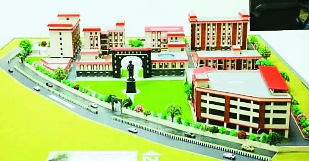 क्रांतिवीर लहूजी वस्ताद स्मारक के कार्य में तेजी लाएं - माधुरी मिसाल