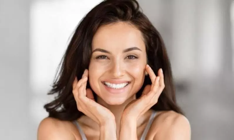 महंगे प्रोडक्ट्स लगाने पर भी नहीं दिख रहा रिजल्ट? ये टिप्स स्किन को अंदर से बनाएंगी ग्लोइंग, पार्टी में दिखेंगी यूथफुल