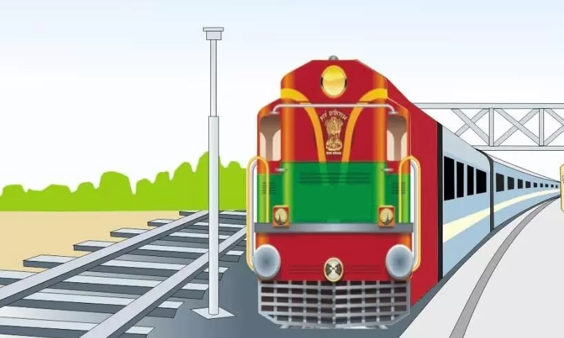 2 घंटे की देरी से आई ट्रेन, ऐन वक्त पर बदल दिया प्लेटफाॅर्म