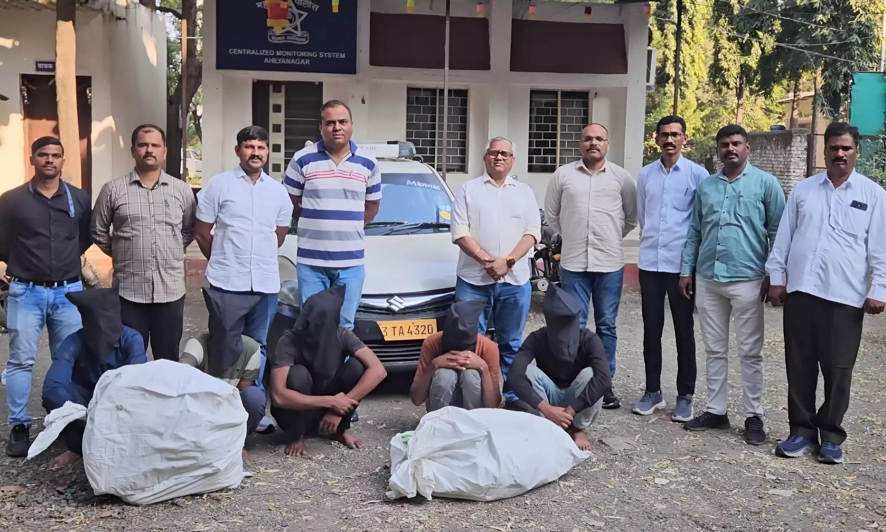 गूगल लोकेशन के आधार पर अहिल्यानगर, नासिक और पुणे जिलों में कॉपर चुराने वाले गैंग का भांडाफोड़, आरोपियों का एमपी कनेक्शन गूगल लोकेशन के आधार पर अहिल्यानगर, नासिक और पुणे जिलों में कॉपर चुराने वाले गैंग का भांडाफोड़, आरोपियों का एमपी कनेक्शन