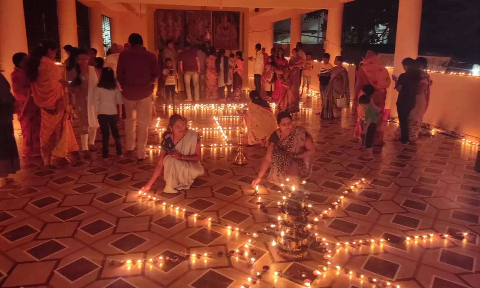 खंडोबा मंदिर में 2100 दीपों का भव्य दीपोत्सव, जगमगाया परिसर और भक्तों में दिखा उत्साह खंडोबा मंदिर में 2100 दीपों का भव्य दीपोत्सव, जगमगाया परिसर और भक्तों में दिखा उत्साह