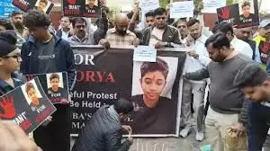 राष्ट्रीय मराठी संघ की मोदी से मांग - स्कूली छात्र शौर्य पाटिल आत्महत्या मामले में दोषियों के खिलाफ करें सख्त कार्रवाई राष्ट्रीय मराठी संघ की मोदी से मांग - स्कूली छात्र शौर्य पाटिल आत्महत्या मामले में दोषियों के खिलाफ करें सख्त कार्रवाई