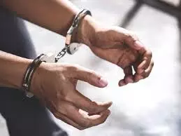 शिक्षण उपनिरीक्षक एक लाख रुपए की रिश्वत लेते गिरफ्तार