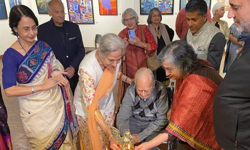 वंदना कृष्णा की रिफ्लेक्शंस प्रदर्शनी में महानगरीय जीवन के पहलुओं की झलक, मिली कला यात्रा को नई दिशा