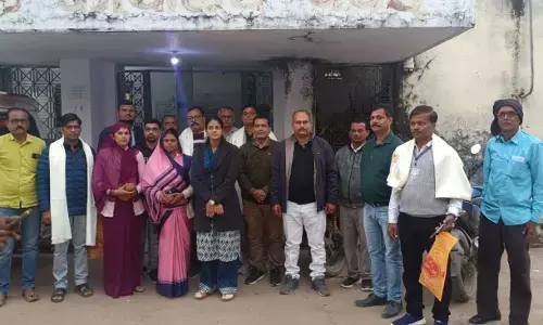 शत-प्रतिशत एसआईआर कार्य पूर्ण करने वाले बीएलओ हुए सम्मानित, शाल और श्रीफल किया सप्रेम भेंट