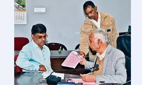 93 आवेदन आए, ज्यादातर में छात्रवृत्ति दिलाने की मांग