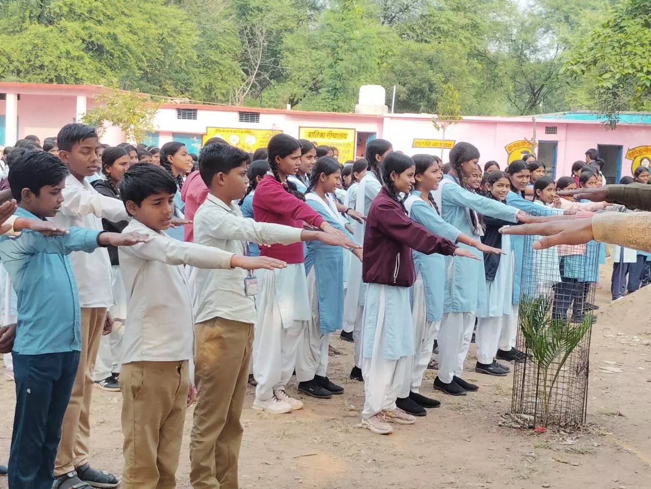 संविधान दिवस पर वन विभाग द्वारा बच्चों को दिलाया पर्यावरण संरक्षण का संकल्प संविधान दिवस पर वन विभाग द्वारा बच्चों को दिलाया पर्यावरण संरक्षण का संकल्प