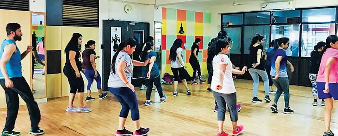 जिम - मॉर्निंग वॉक का यूथ में क्रेज, 30 डेज फिटनेस चैलेंज, नो शुगर वीक और ट्रेंड में डेली वॉक