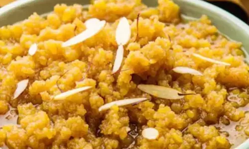 सर्दियों के मौसम में कुछ अच्छा खाने का है मन? घर पर बनाएं शादियों वाला मूंगदाल का हलवा, यहां देखें सिंपल रेसिपी सर्दियों के मौसम में कुछ अच्छा खाने का है मन? घर पर बनाएं शादियों वाला मूंगदाल का हलवा, यहां देखें सिंपल रेसिपी