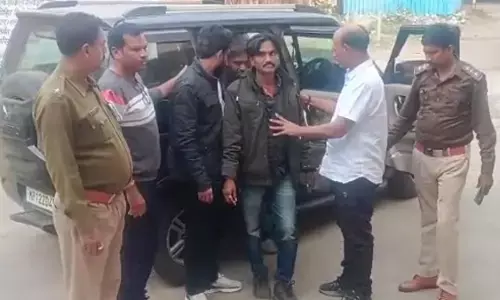 नकली नोट कांड में प्रभारी मुख्याध्यापक दिनेश गोरे निलंबित