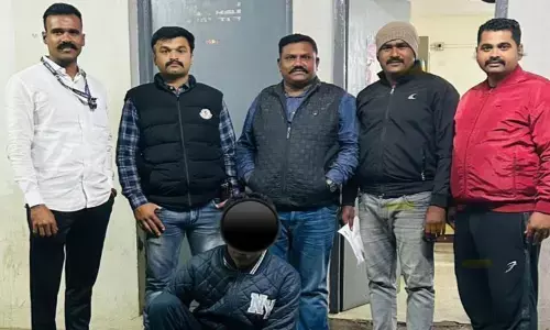 येरवड़ा में दहशत फैलाने के लिए वाहनों में तोड़फोड़ करने वाला आरोपी गिरफ्तार येरवड़ा में दहशत फैलाने के लिए वाहनों में तोड़फोड़ करने वाला आरोपी गिरफ्तार