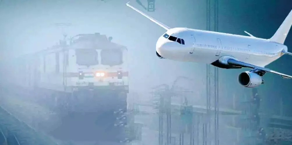 कोहरे का असर : विमान और ट्रेनों की लेट-लतीफी जारी