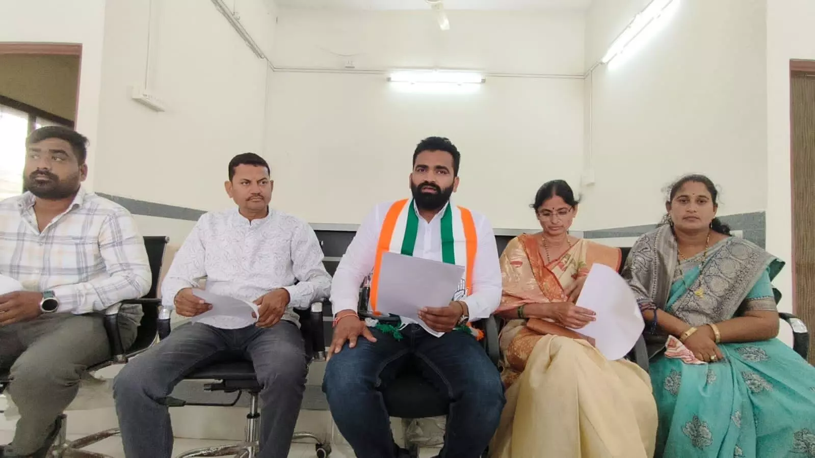 चंद्रपुर में नकली किसानों के नाम पर बांटा गया अनुदान चंद्रपुर में नकली किसानों के नाम पर बांटा गया अनुदान