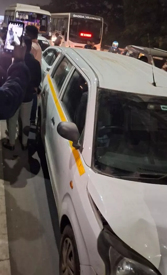 येरवड़ा फ्लाईओवर पर भीषण हादसा, तेज रफ्तार बस ने छह वाहनों को मारी टक्कर