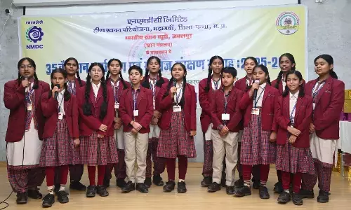 एनएमडीसी हीरा खनन परियोजना में मनाया गया खान पर्यावरण एवं खनिज संरक्षण सप्ताह एनएमडीसी हीरा खनन परियोजना में मनाया गया खान पर्यावरण एवं खनिज संरक्षण सप्ताह