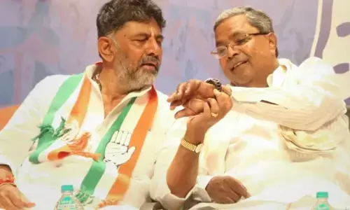 सीएम सिद्धारमैया ने शिवकुमार को नाश्ते पर बुलाया, हाईकमान से होगी मुलाकात