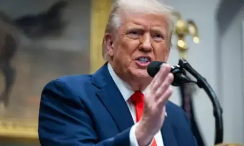 सबसे बुरा यह है कि जल्दी ही बंद होने वाला... ट्रंप ने साउथ अफ्रीका को दी चेतावनी, सब्सिडी पर लगाए प्रतिबंध सबसे बुरा यह है कि जल्दी ही बंद होने वाला... ट्रंप ने साउथ अफ्रीका को दी चेतावनी, सब्सिडी पर लगाए प्रतिबंध