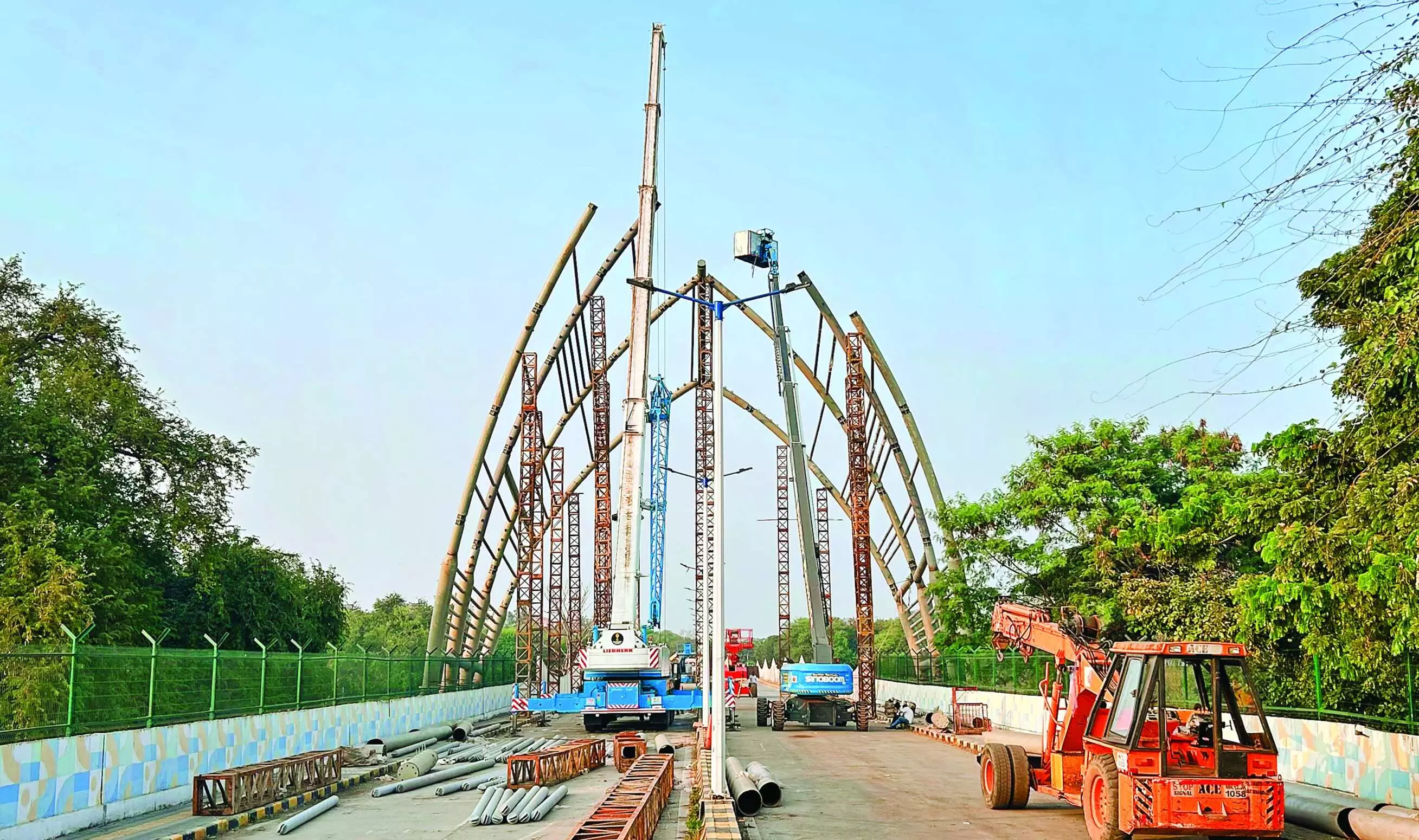 30 करोड़ में बना पुल… 19 करोड़ के सौंदर्यीकरण के लिए बंद