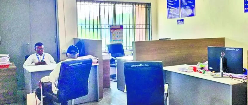 एक कर्मचारी के भरोसे एसडीएम कार्यालय का काम एक कर्मचारी के भरोसे एसडीएम कार्यालय का काम