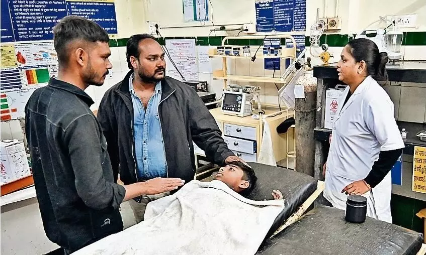 पाइप से पतंग निकालने में लगा करंट अचानक ट्रिपिंग होने से बच गई जान