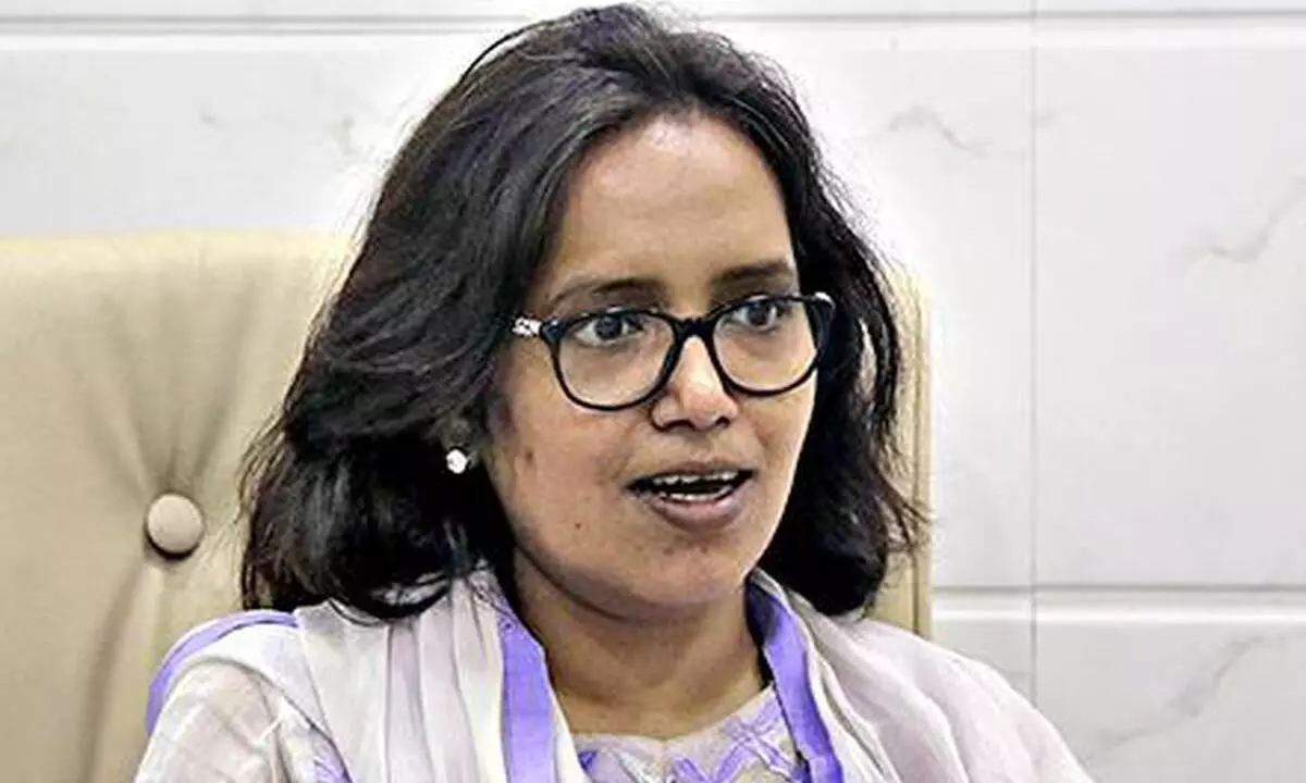 महायुति सरकार ने विकास के नाम पर मुंबई को गैस चेंबर बना दिया है- वर्षा गायकवाड़