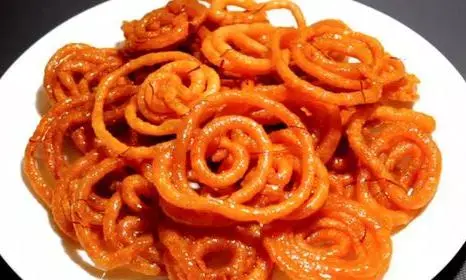 अब घर पर हलवाई स्टाइल जलेबी बनाना बेहद आसान, पोहे के साथ खाएंगे तो आ जाएगा मजा