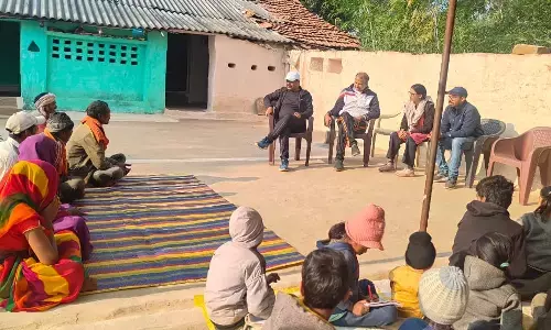 पीटीआर से विस्थापित ग्राम पहुंचे जिला पंचायत सीईओ, निरीक्षण कर स्थानीय निवासियों, आदिवासियों की सुनी समस्यायें