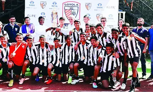 लोयोला फुटबॉल कप का खिताब मेजबान  लोयोला एच.एस. ने जीता