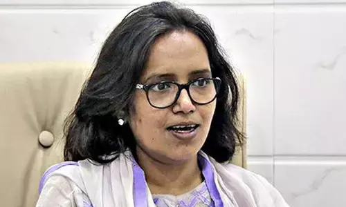 महायुति सरकार ने विकास के नाम पर मुंबई को गैस चेंबर बना दिया है- वर्षा गायकवाड़