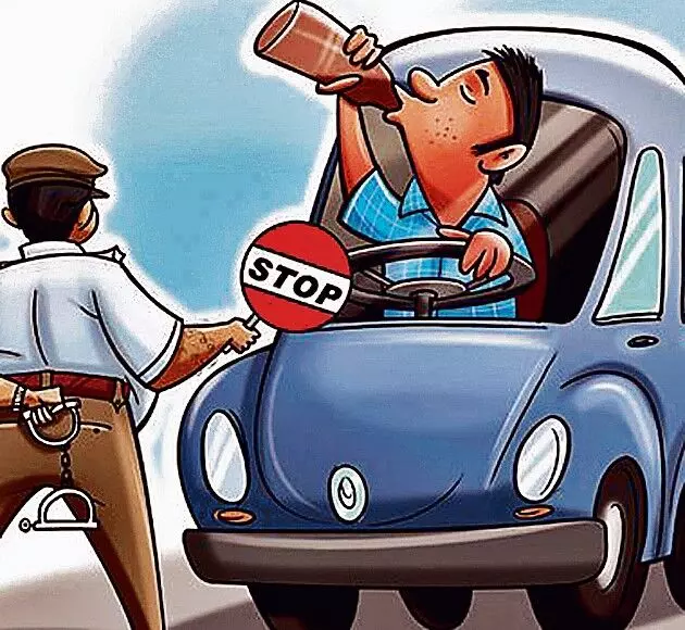 यू टर्न अभियान - रोज 2 हजार से अधिक वाहन चालकों की जांच, सड़क हादसों में कमी यू टर्न अभियान - रोज 2 हजार से अधिक वाहन चालकों की जांच, सड़क हादसों में कमी