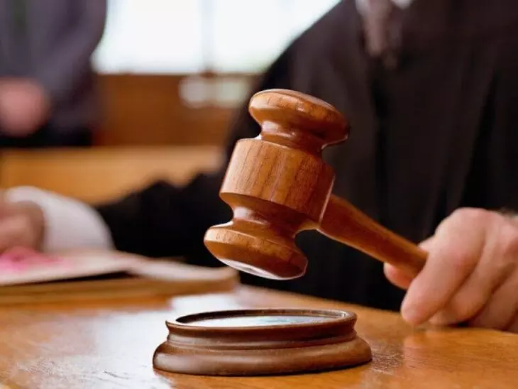 सड़क दुर्घटना में युवक की मौत मामले में माता-पिता और पत्नी को 63 लाख रुपए मुआवजा देने का आदेश सड़क दुर्घटना में युवक की मौत मामले में माता-पिता और पत्नी को 63 लाख रुपए मुआवजा देने का आदेश